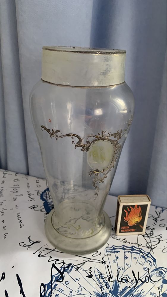Стеклянная ваза ручной работы времён СССР