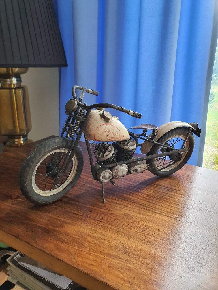 Stary model blaszany - motor Harley Davidson