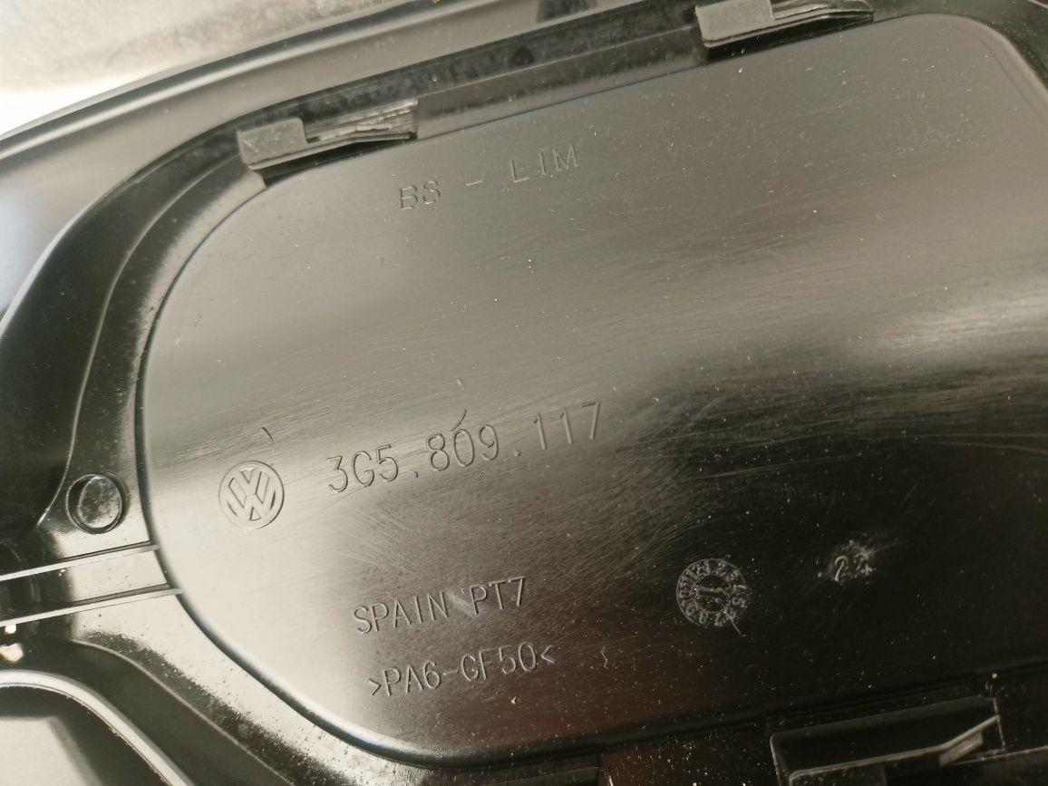 VW Passat B8 sedan 3G5 klapka wlewu paliwa wlew