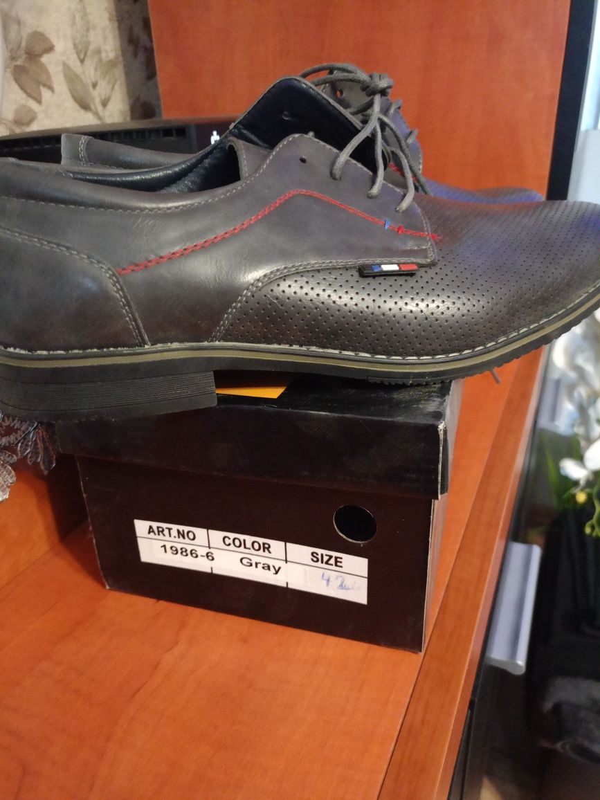 Nowe buty męskie rozm 42