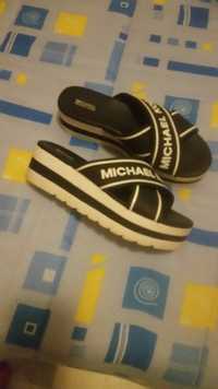 Chinelos Michael Kors