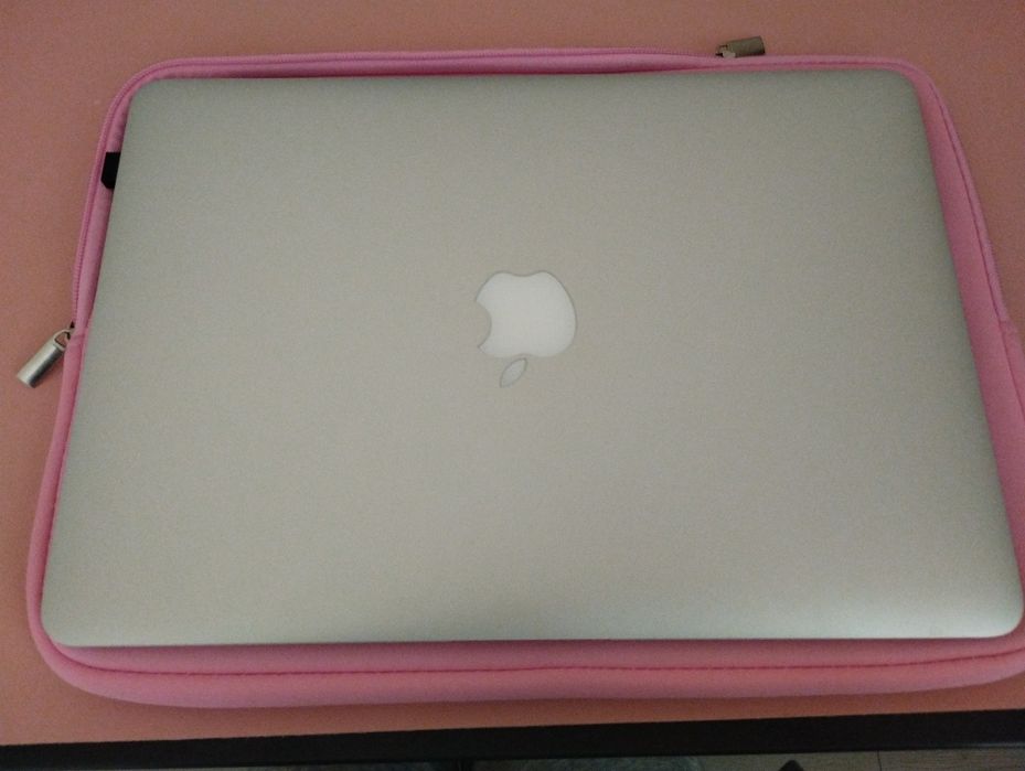 MacBook Air laptop notebook