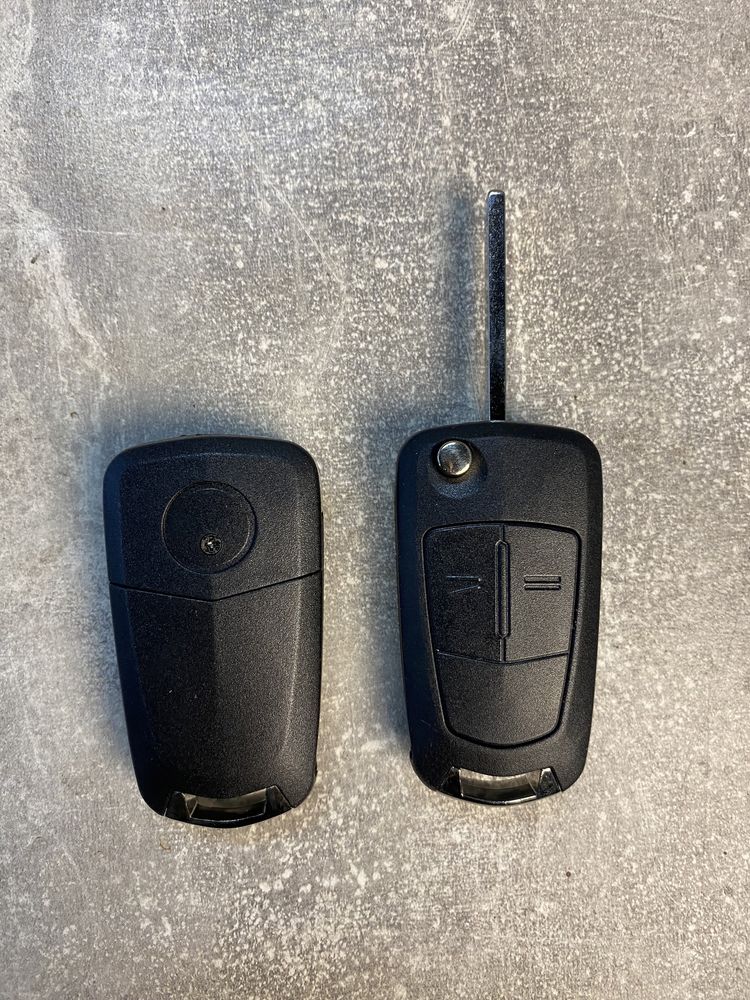 Ключ викидними з чипом на 2 кнопки Opel Astra H Zafira B