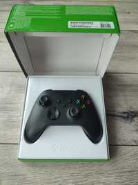 Pad Xbox One /Series X S z akumulatorem bdb