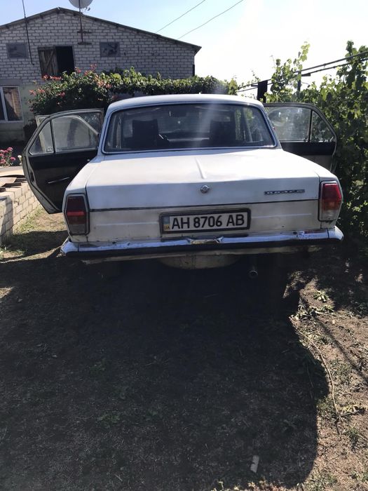 Продам авто б/у Волга 2410 (не на ходу)