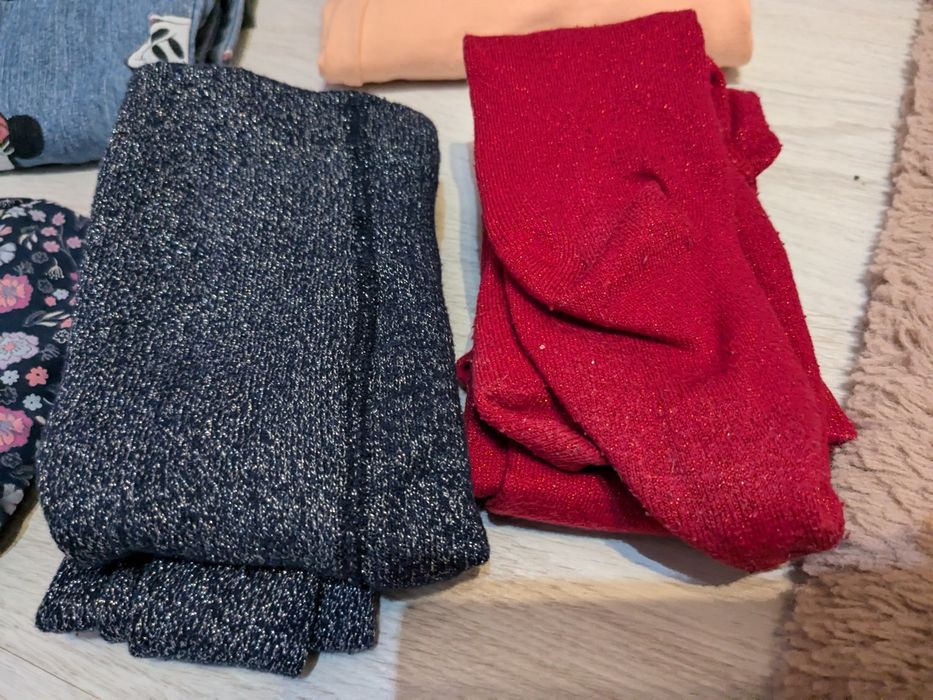 Ubrania dla dziewczynki Komplet spodni, legginsów i bluzeczka 122/134