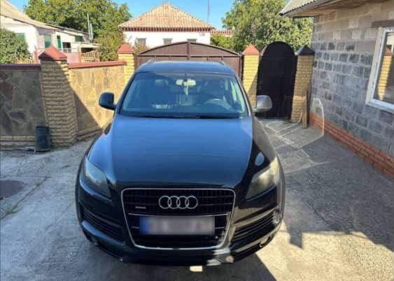 Продам audi q7 3.0 tdi не биток в хорошем состояний