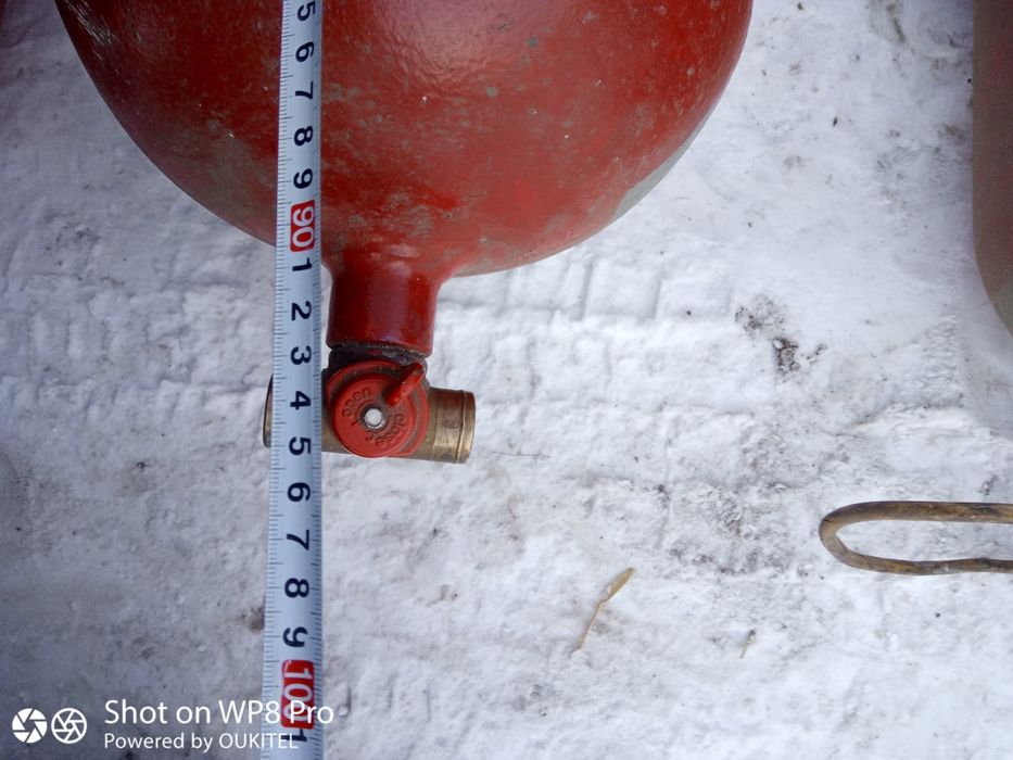 Балоны газ метан з площадкой