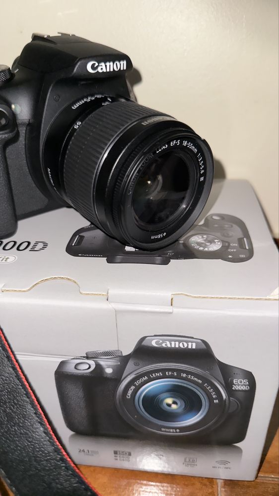 Canon EOS 2000D