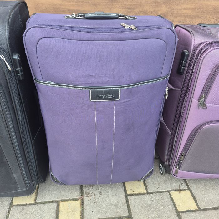 Чемодан, валіза на колесах