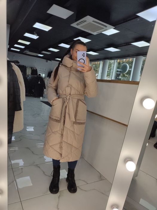 Пальто пуховик зимова куртка 42 с м