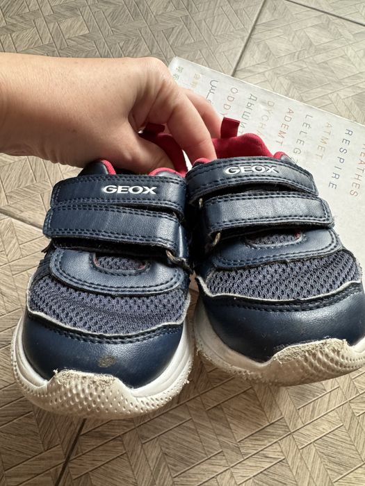 Дитячі кросівки Geox р. 24.  Оригінал, в гарному стані