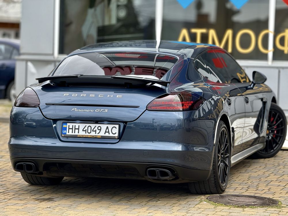 Porsche panamera GTS 4.8 2012