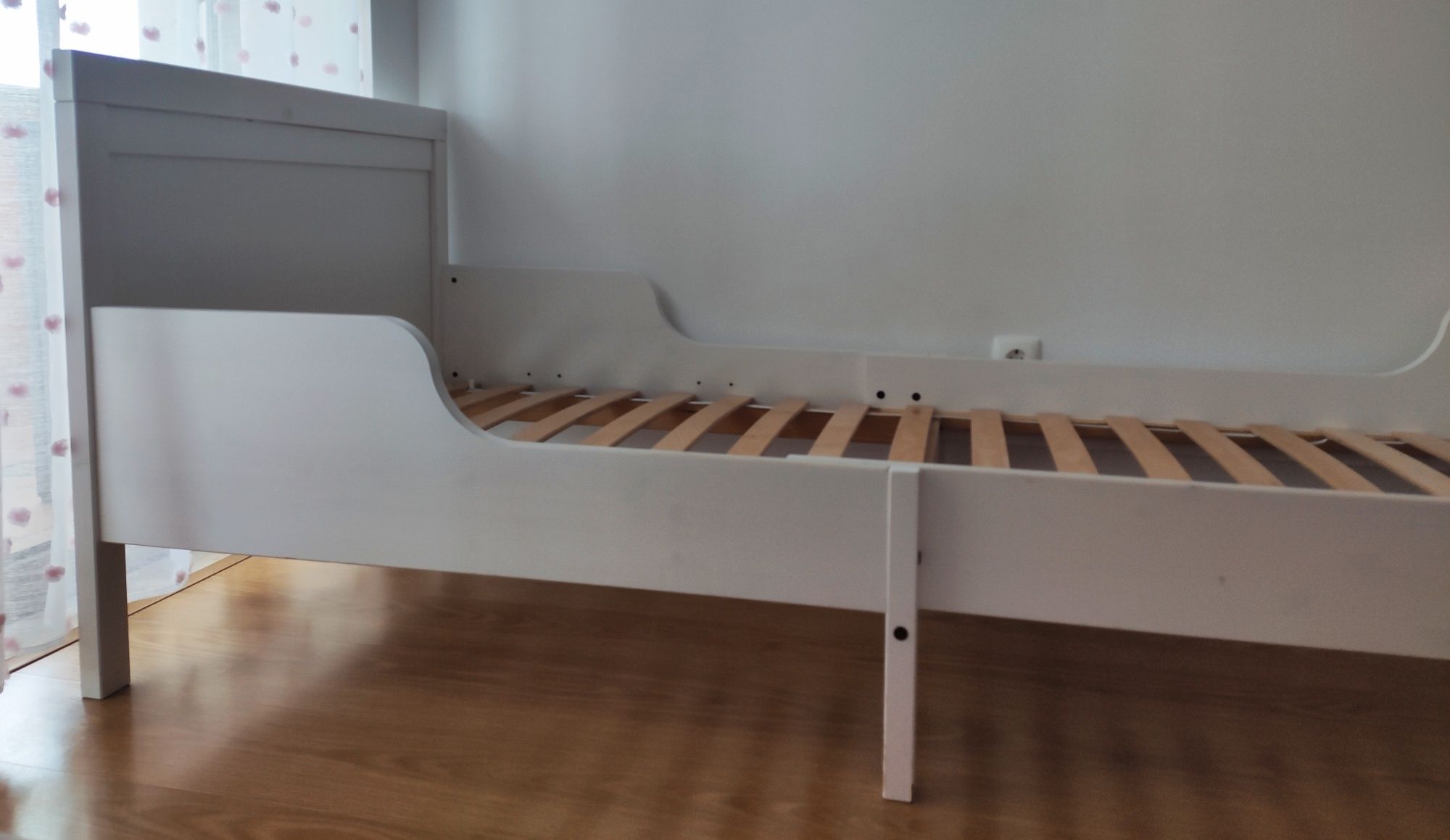 Cama extensível Ikea sundvik + colchão