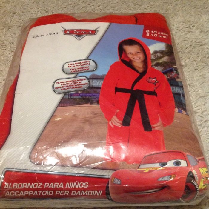 Roupão NOVO cars 8/10 anos