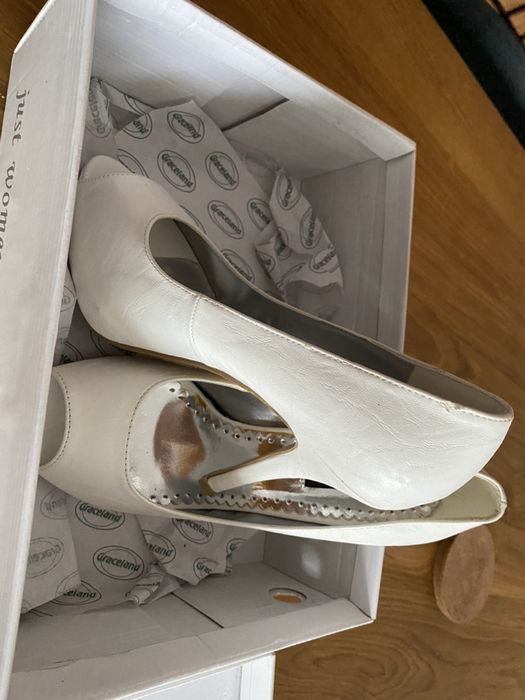 Biale szpilki slubne, nowe