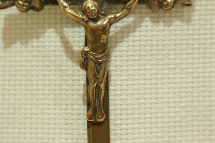 Crucifixo em Bronze com Anjos Querubim 13 cm