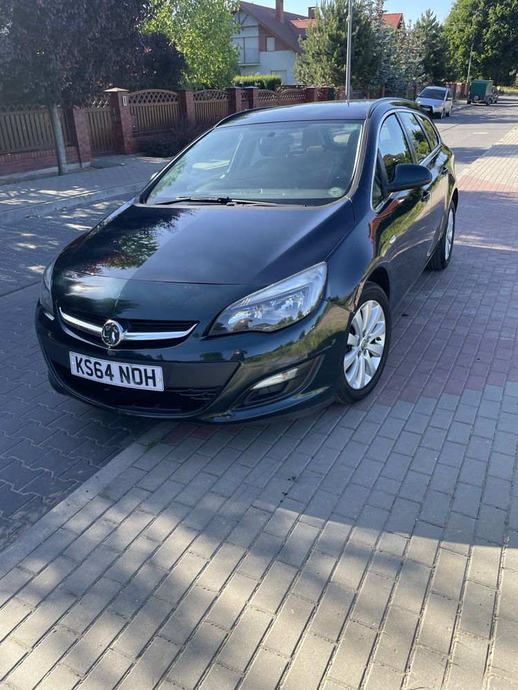 Opel Astra J 2014r 1.6cdti maska zderzak pas przedni