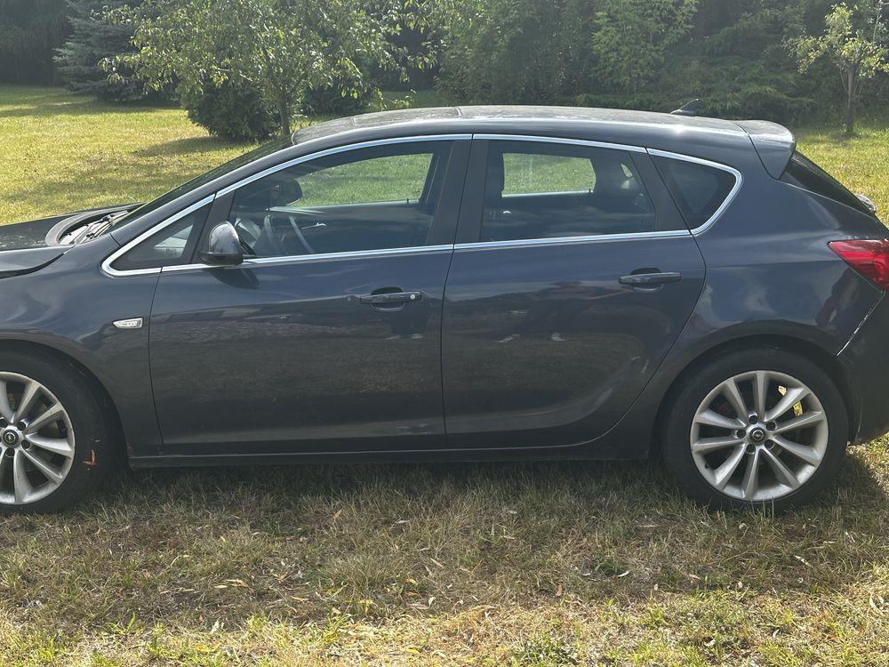 Opel Astra J 1.7 CDTI COSMO