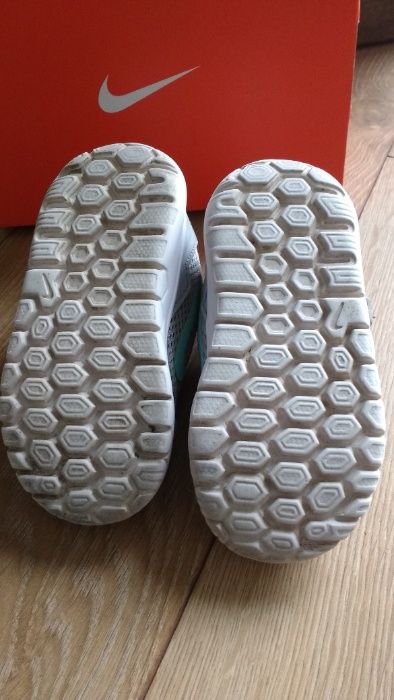 Buty NIKE, rozmiar 23,5