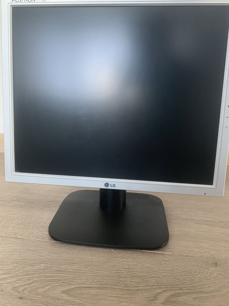 Monitor LG komputerowy