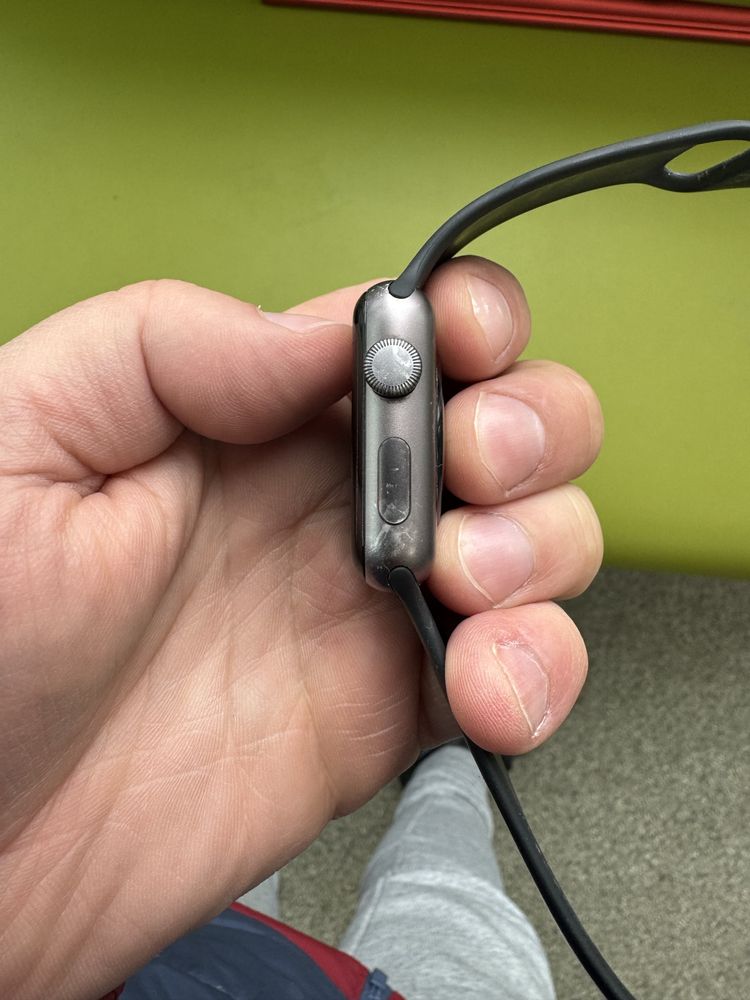 Apple Watch 3 42(акум 96%)