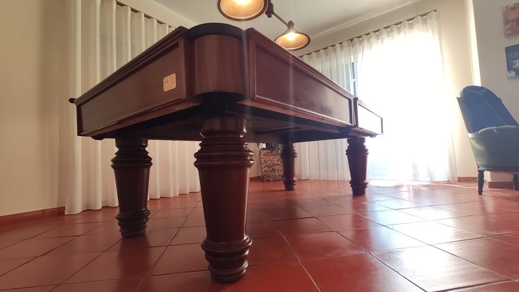 Mesa Snooker + acessórios (oferta pano novo)