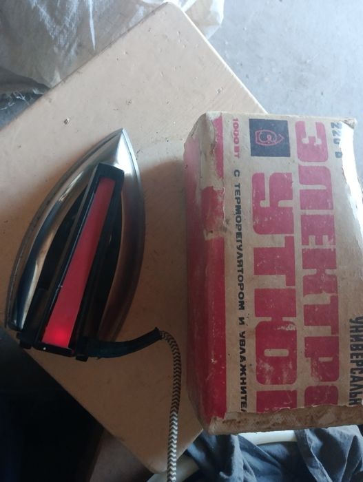 Утюг для глажки.