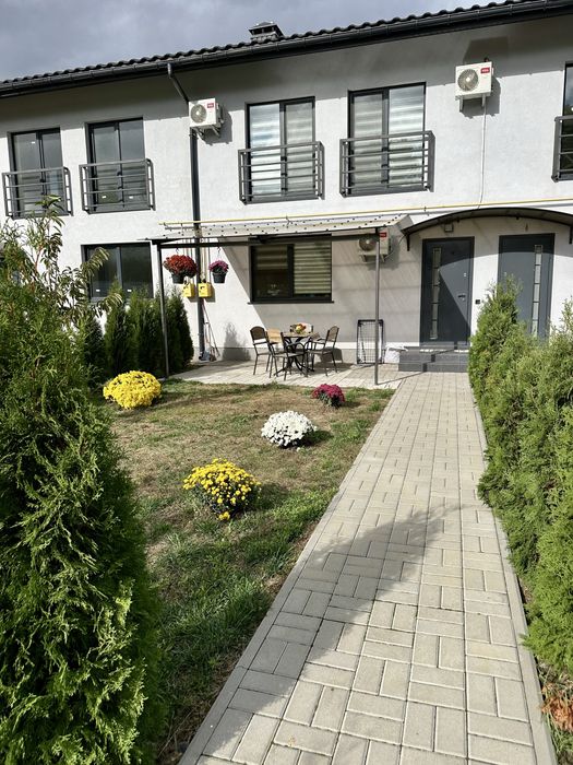 Продаж Таунхаус з ремонтом від Забудовника Петропавлівське лівий берег