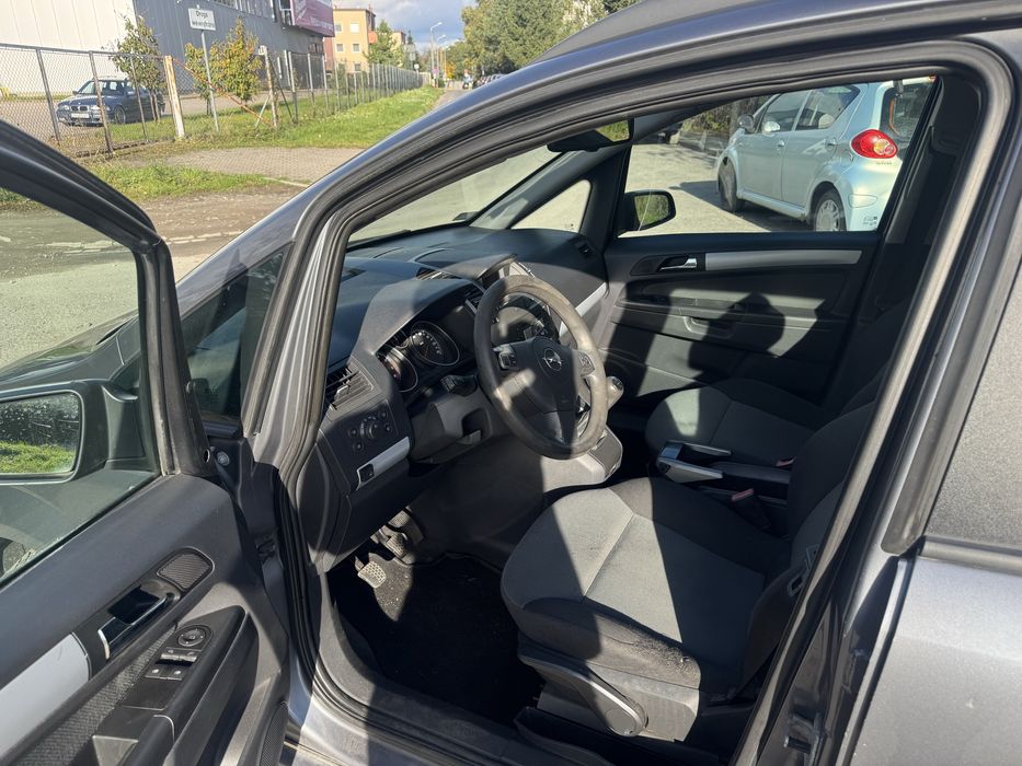Opel Zafira 1.6 LPG 2005r. Manual/7-osobowy/tempomat/klima/PDC