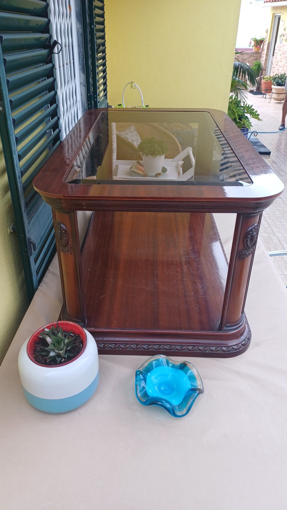 Mesa de centro em mogno