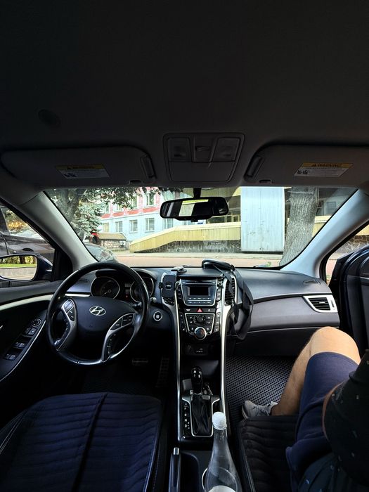 Hyundai Elantra GT 2.0 автомат
