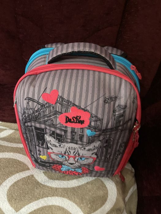 Портфель для дівчинки в школу