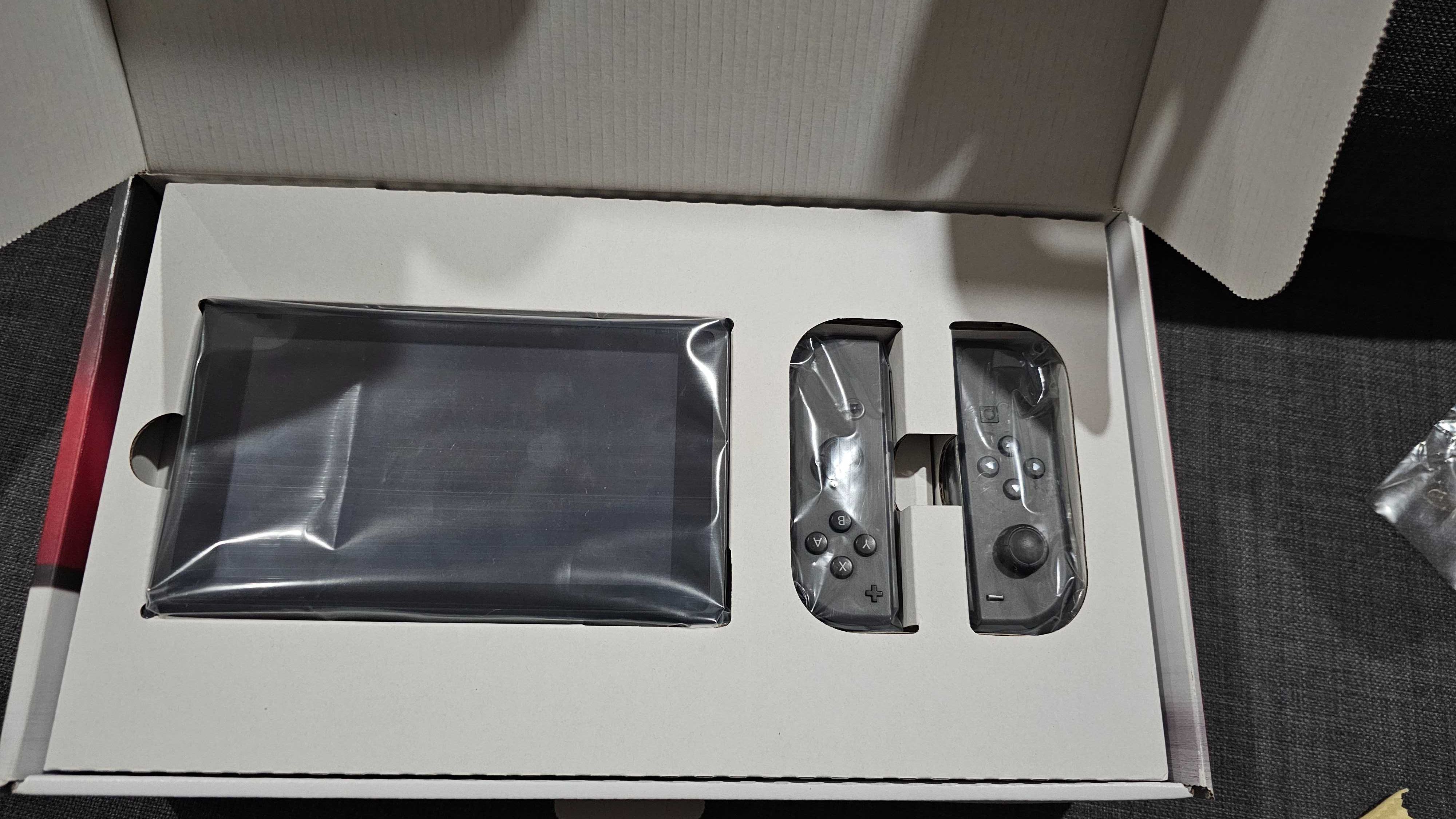 Nintendo Switch Cinza c/ Mala Viagem Delux