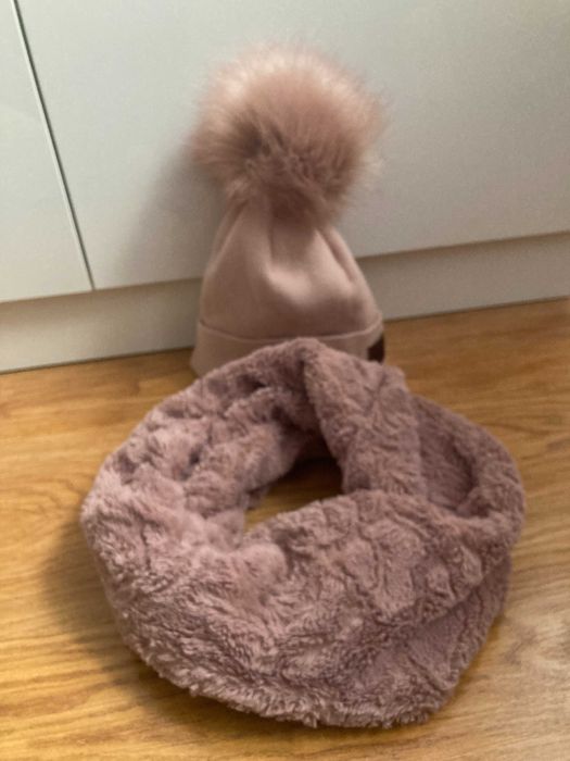 Futrzany komin różowy