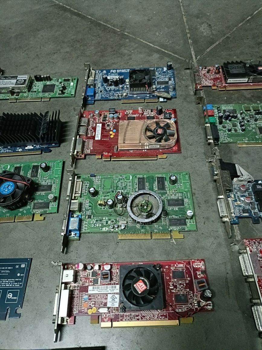 20 sztuk uszkodzonych kart graficznych, RAM DDR3 4 GB i inne