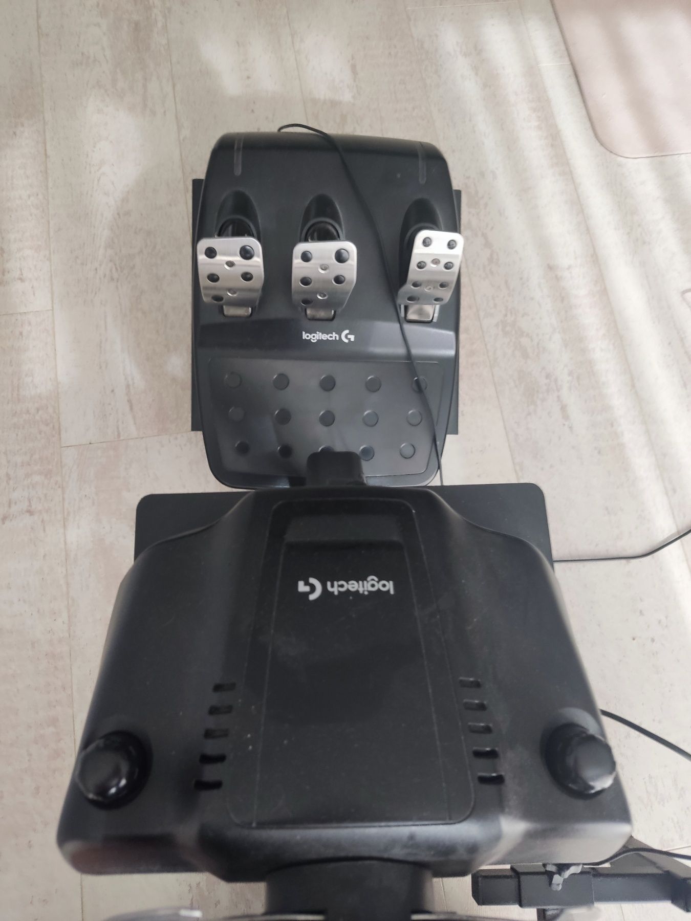 Руль з педалями+ кпп  logitech g29 + крісло
