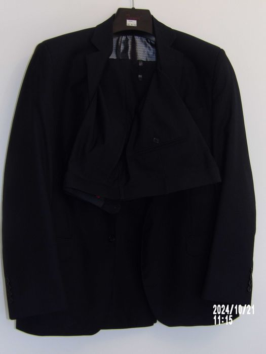 Garnitur męski ciemny granat