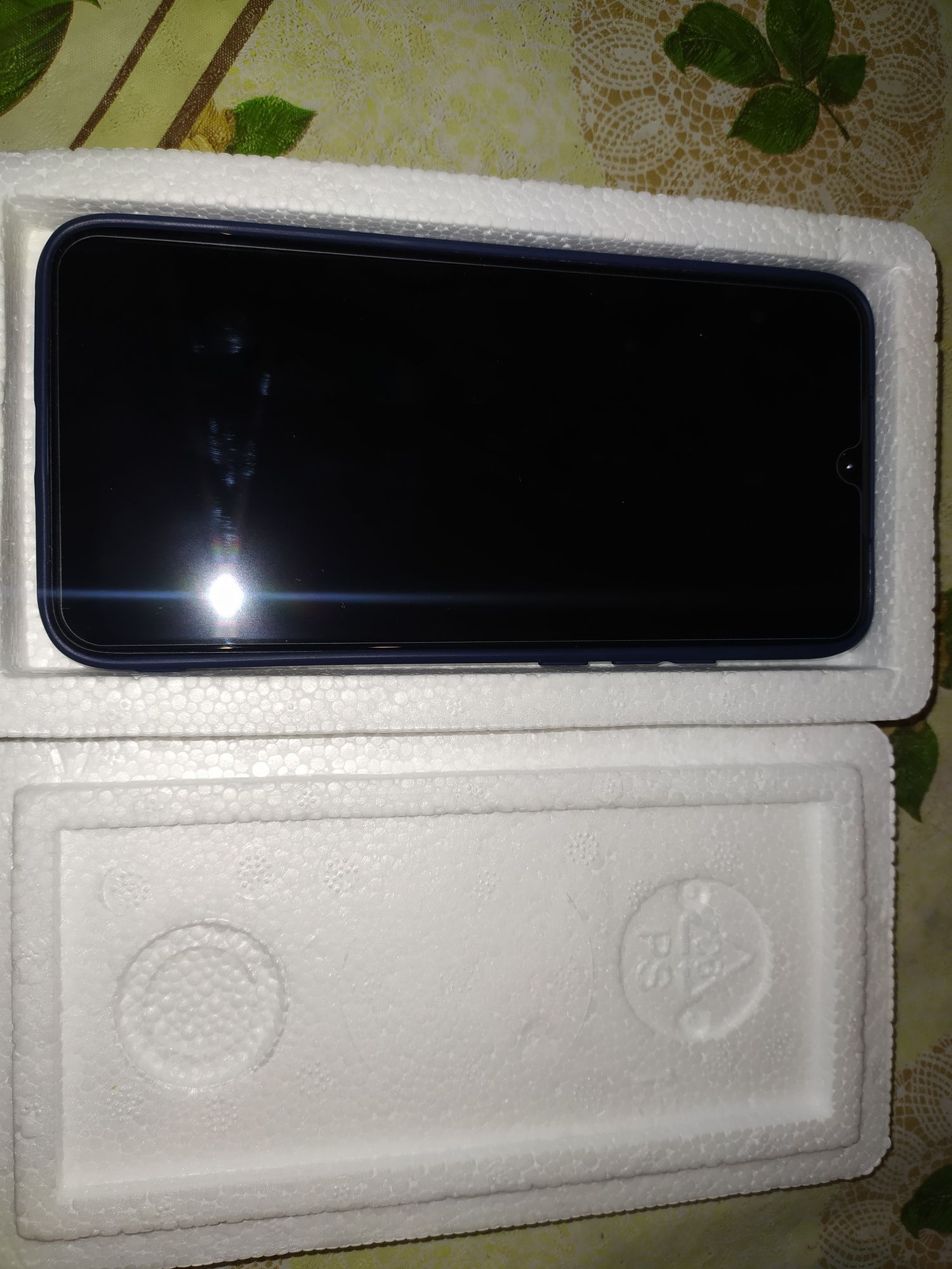 Хороший телефон,Xiaomi redmi 7,3/32
