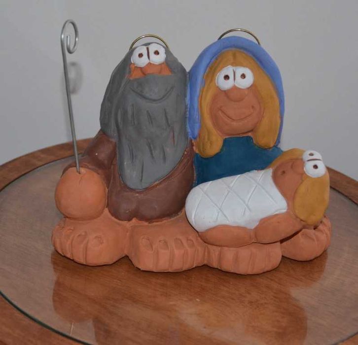 Presépio Monobloco, com três personagens – Peça artesanal em cerâmica