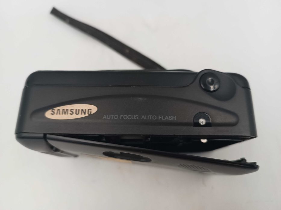 Analogowy aparat fotograficzny Samsung AF 480R w etui