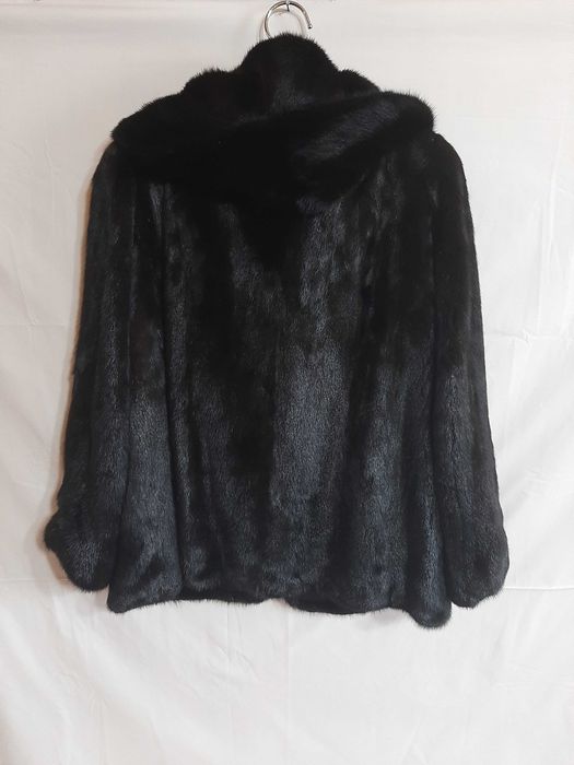 Шубка з чорної норки