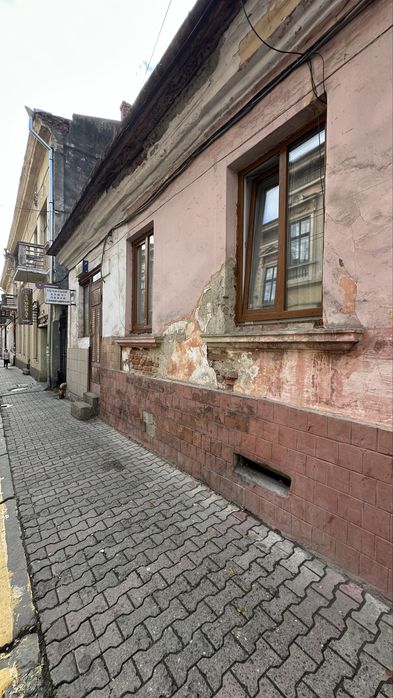 Продаж; квартира; приміщення; Чернівці; центр; фасад;