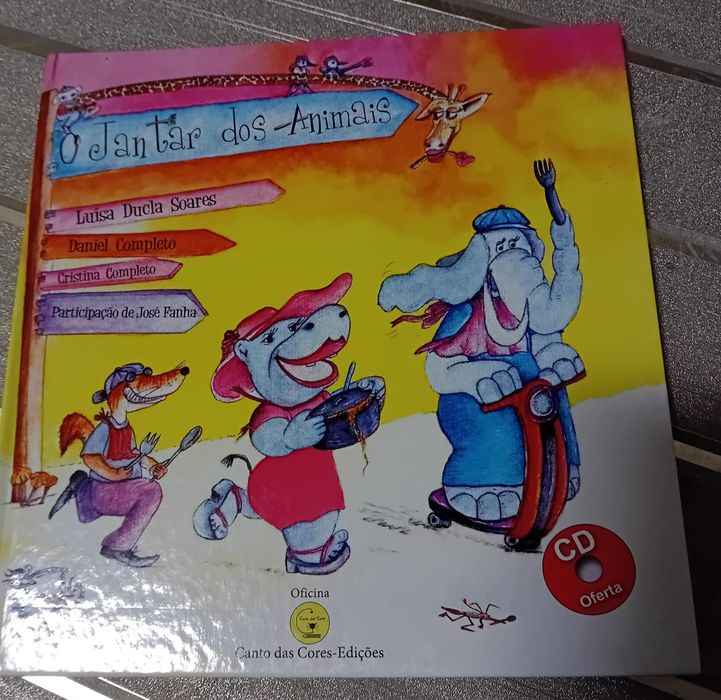 Diversos livros infanto-juvenis