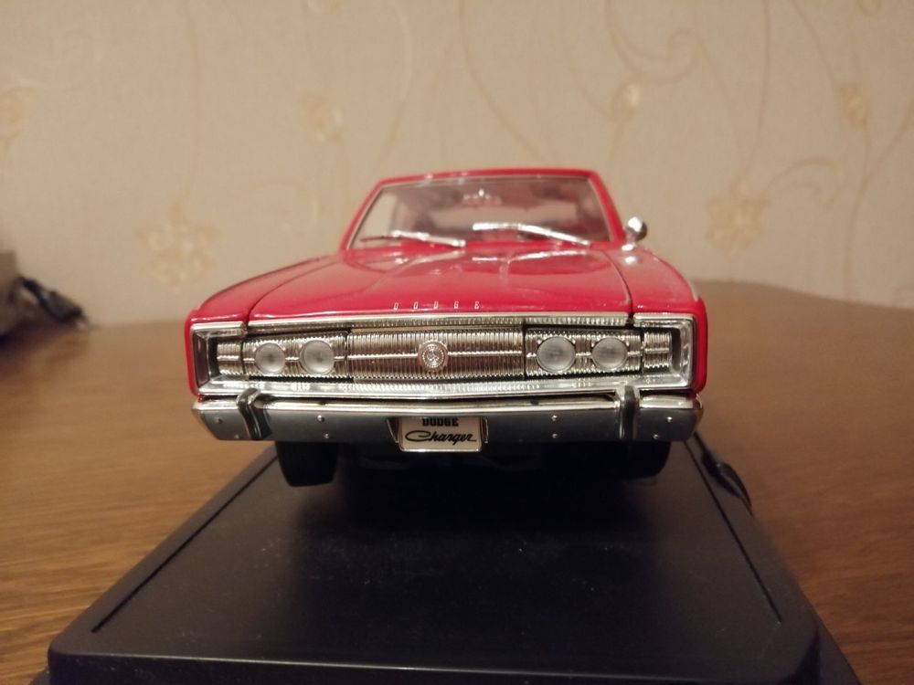 Колекційна модель Dodge Chenger 1966 1:18