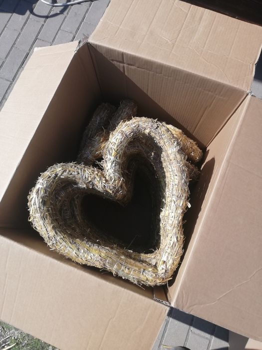 Serce ze słomy, serca słomiane, serce na drucie