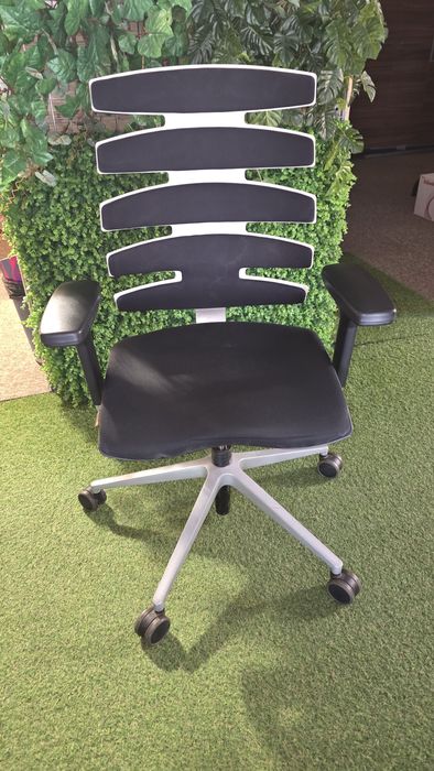 Krzesło obrotowe Sitag Wave – komfort, ergonomia i ekologia w jednym