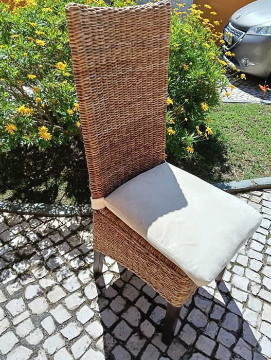 4 cadeiras em palhinha