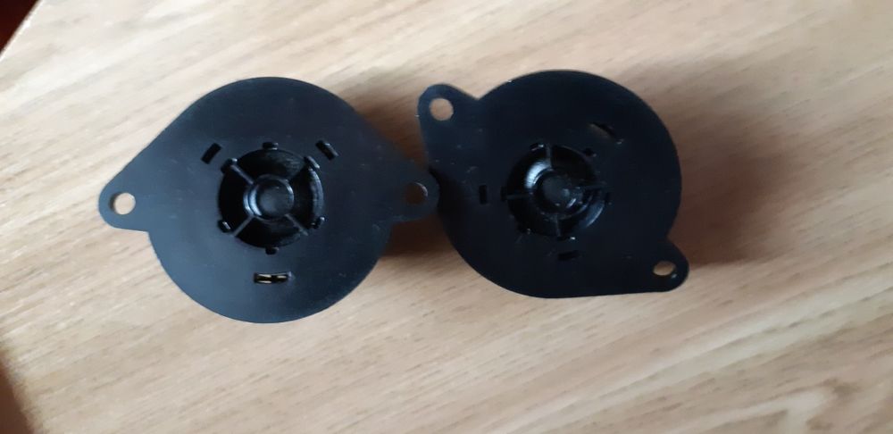 Продам пищалки в машину пара 250 грн.