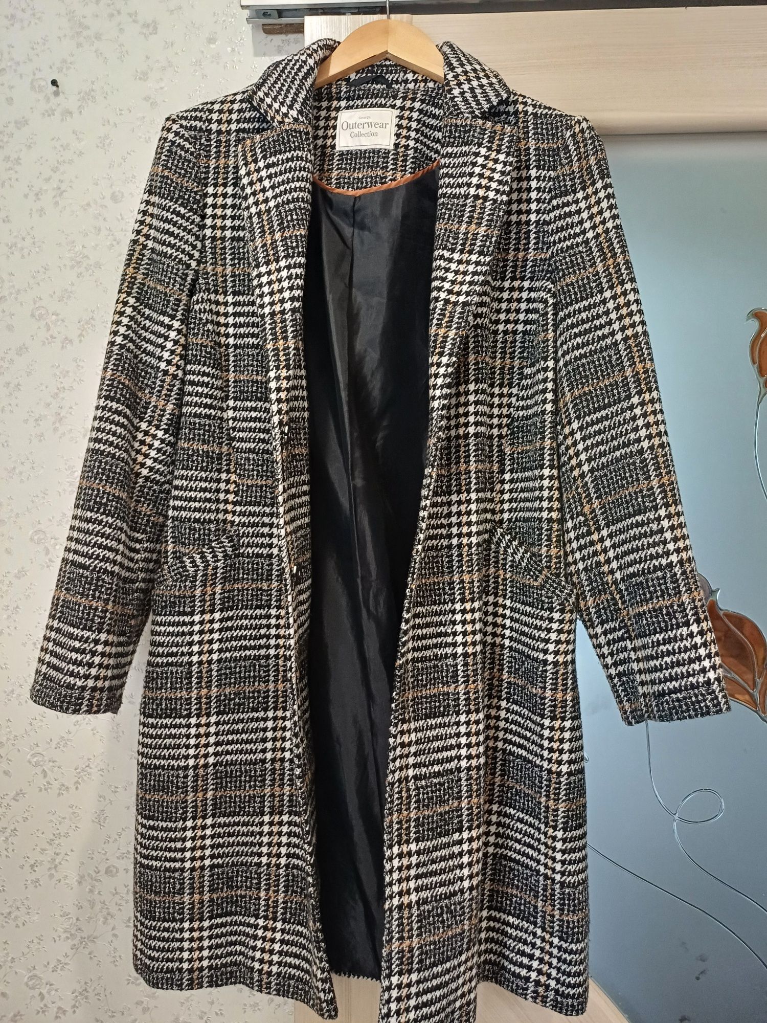 Жіноче осінь пальто 42 розмір Outerwear.